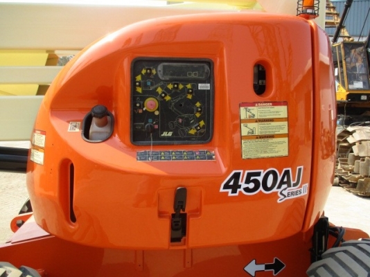 ไม่แพง ขายรถกระเช้าล้อยาง JLG 450J (ยกได้สูง 15 เมตร) 092-929-9942 ธีรเทพ NDT Thailand