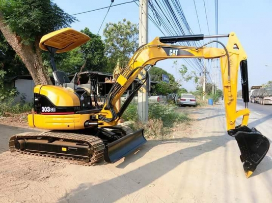 ขายรถขุด ยี่ห้อ: CAT แบบ: 303CR ขนาดPc30  ชั่วโมงการทำงาน 5488 ชม. คอนโทนสั้นปั้มนิ้ว ราคา 420,000 บาท (ต่อรองได้)    เครื่อง3สูบ ช่วงล่างแน่น100\% #มีลายหัวแย๊ก รถเก่านอกแท้ญี่ปุ่น  มีเอกสารใบอินวอย ไม่เคยใช้งานในไทย100\% รถพร้อมใช้งาน สนใจติดต่อ : 099-907