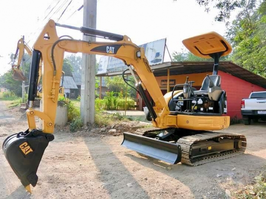 ขายรถขุด ยี่ห้อ: CAT แบบ: 303CR ขนาดPc30  ชั่วโมงการทำงาน 5488 ชม. คอนโทนสั้นปั้มนิ้ว ราคา 420,000 บาท (ต่อรองได้)    เครื่อง3สูบ ช่วงล่างแน่น100\% #มีลายหัวแย๊ก รถเก่านอกแท้ญี่ปุ่น  มีเอกสารใบอินวอย ไม่เคยใช้งานในไทย100\% รถพร้อมใช้งาน สนใจติดต่อ : 099-907