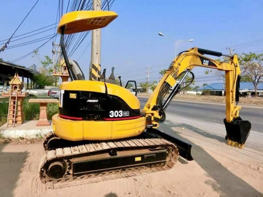 ขายรถขุด ยี่ห้อ: CAT แบบ: 303CR ขนาดPc30  ชั่วโมงการทำงาน 5488 ชม. คอนโทนสั้นปั้มนิ้ว ราคา 420,000 บาท (ต่อรองได้)    เครื่อง3สูบ ช่วงล่างแน่น100\% #มีลายหัวแย๊ก รถเก่านอกแท้ญี่ปุ่น  มีเอกสารใบอินวอย ไม่เคยใช้งานในไทย100\% รถพร้อมใช้งาน สนใจติดต่อ : 099-907
