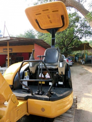 ขายรถขุด ยี่ห้อ: CAT แบบ: 303CR ขนาดPc30  ชั่วโมงการทำงาน 5488 ชม. คอนโทนสั้นปั้มนิ้ว ราคา 420,000 บาท (ต่อรองได้)    เครื่อง3สูบ ช่วงล่างแน่น100\% #มีลายหัวแย๊ก รถเก่านอกแท้ญี่ปุ่น  มีเอกสารใบอินวอย ไม่เคยใช้งานในไทย100\% รถพร้อมใช้งาน สนใจติดต่อ : 099-907