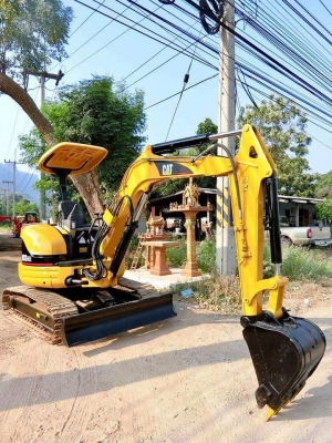 ขายรถขุด ยี่ห้อ: CAT แบบ: 303CR ขนาดPc30  ชั่วโมงการทำงาน 5488 ชม. คอนโทนสั้นปั้มนิ้ว ราคา 420,000 บาท (ต่อรองได้)    เครื่อง3สูบ ช่วงล่างแน่น100\% #มีลายหัวแย๊ก รถเก่านอกแท้ญี่ปุ่น  มีเอกสารใบอินวอย ไม่เคยใช้งานในไทย100\% รถพร้อมใช้งาน สนใจติดต่อ : 099-907