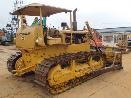 รถดันดิน CAT D6 90B 1856 รถดันดิน CAT D6 90B 1856