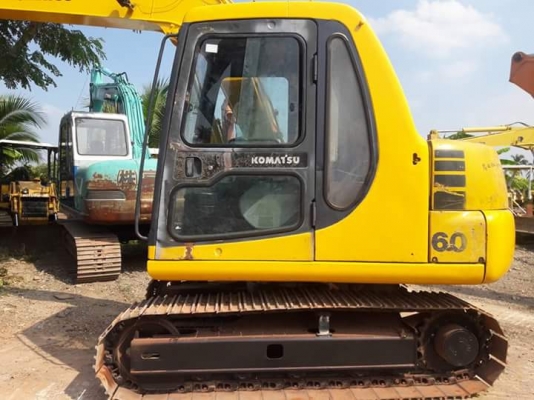มาใหม่ค่ะ..KOMATSU  PC60-7E  เก่าญี่ปุ่นแท้  มีลายแย๊ก  เครื่องปั๊มดี  พร้อมใช้  โทร 089-3818694 ดวงนภา