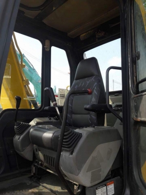 มาใหม่ค่ะ..KOMATSU  PC60-7E  เก่าญี่ปุ่นแท้  มีลายแย๊ก  เครื่องปั๊มดี  พร้อมใช้  โทร 089-3818694 ดวงนภา