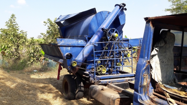 รถนวดข้าว รถนวดข้าว