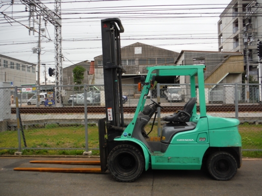 ขาย Forklift Mitsubishi นำเข้าญี่ปุ่น FD30D ดีเซล เสาสูง 5 เมตร ปี 2012 3 พันชั่วโมง