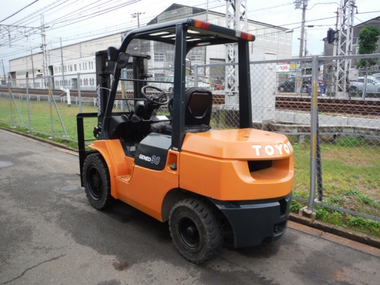 ขาย Forklift Toyota นำเข้าญี่ปุ่น 7FD30 ดีเซล เสา 3 เมตร สามารถเปลี่ยนเสา 4.5 เมตร ได้ ขาย Forklift Toyota นำเข้าญี่ปุ่น 7FD30 ดีเซล เสา 3 เมตร สามารถเปลี่ยนเสา 4.5 เมตร ได้