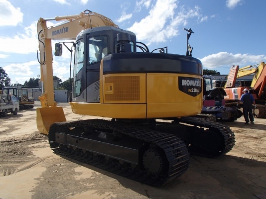 รถขุด KOMATSU PC228US-3E0 41753 รถขุด KOMATSU PC228US-3E0 41753