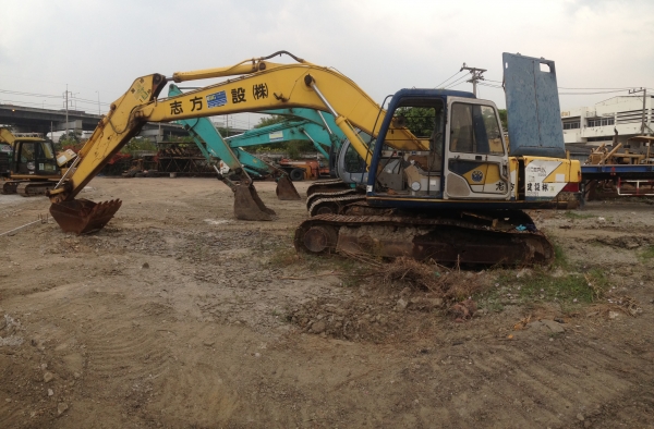 รถขุด KOBELCO SK200-1 YN14050