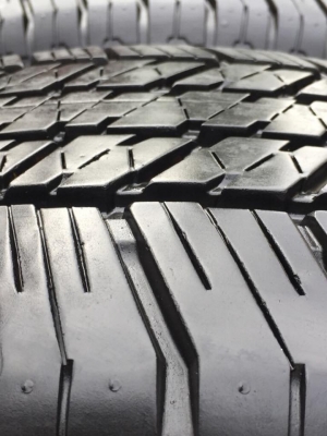 ยาง Bridgestone 265 60 18 ปี16 ดอกเต็ม ไม่มีปะ ใช้ยาว ราคาไม่แพง