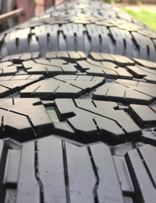 ยาง Bridgestone 265 65 17 ปลายปี16 ดอกเต็ม ไม่มีปะ ใช้ยาว ราคาไม่แพง