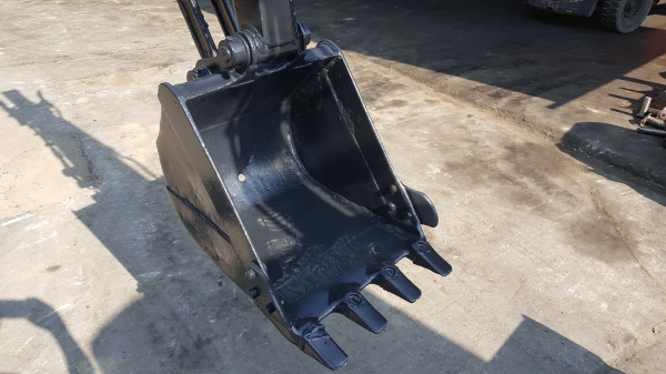 ขาย รถขุด KOMATSU รุ่น PC25-1- มือสองญี่ปุ่น แทรกเหล็ก สลัก บูทเอวแน่น 100\% มีไลน์กระแทก สวยพร้อมใช้งาน มือถือ 0818753444