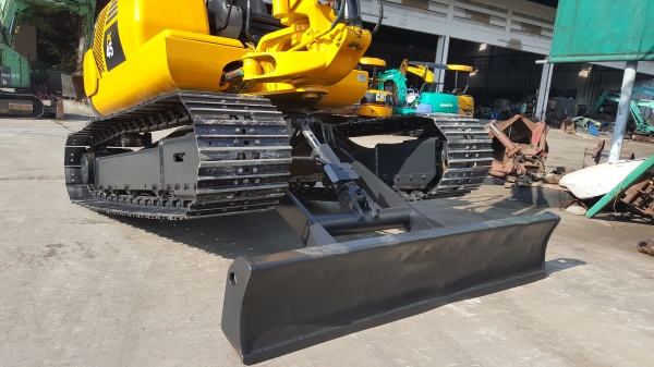 ขาย รถขุด KOMATSU รุ่น PC45-1- มือสองญี่ปุ่น แทรกเหล็ก สลัก บูทเอวแน่น 100\% ปั้มนิ้ว-ยูชิดะ-  สวยพร้อมใช้งาน มือถือ 0818753444