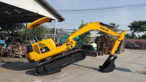 ขาย รถขุด KOMATSU รุ่น PC45-1- มือสองญี่ปุ่น แทรกเหล็ก สลัก บูทเอวแน่น 100\% ปั้มนิ้ว-ยูชิดะ-  สวยพร้อมใช้งาน มือถือ 0818753444
