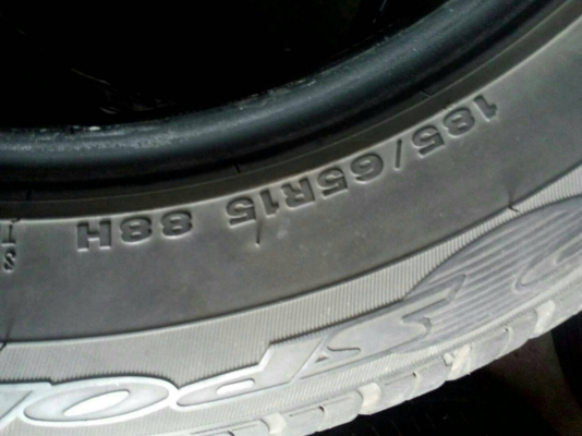 185/65R15  DUNLOP SP SPORT 300 ชุด 4 เส้น  tel. 081-427-3941