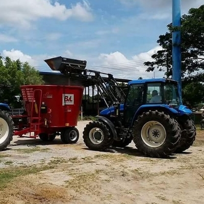 เครื่องผสมอาหารTMR นำเข้าจากเยอรมัน มีขนาดตั้งแต่ 3.5 - 20 คิว สนใจโทร 0956100387