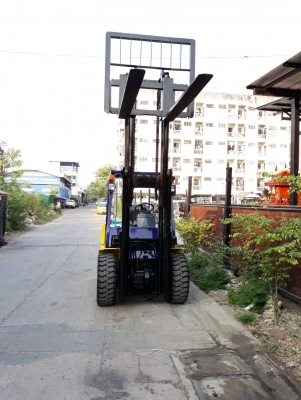 ขายรถยกโฟร์คลิฟท์ยี่ห้อKOMAT'SU FD50   (5 ตัน ) เกียร์ออโต้ดีเซล