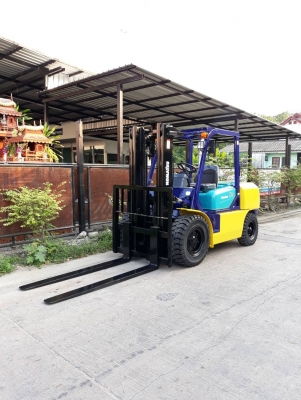 ขายรถยกโฟร์คลิฟท์ยี่ห้อKOMAT'SU FD50   (5 ตัน ) เกียร์ออโต้ดีเซล