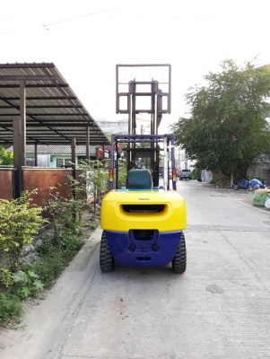 ขายรถยกโฟร์คลิฟท์ยี่ห้อKOMAT'SU FD50   (5 ตัน ) เกียร์ออโต้ดีเซล