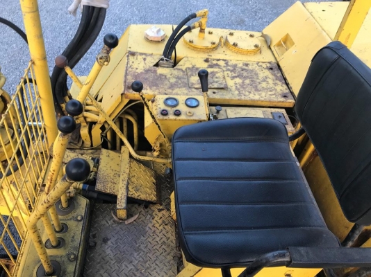 ขายรถแม็คโคร KOMATSU PC40-3 นำเข้าจากญี่ปุ่นแท้ๆ  ไม่เคยผ่านการใช้งานในไทย สภาพพร้อมใช้ สนใจติดต่อ 081-9485494