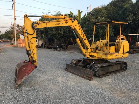 ขายรถแม็คโคร KOMATSU PC40-3 นำเข้าจากญี่ปุ่นแท้ๆ  ไม่เคยผ่านการใช้งานในไทย สภาพพร้อมใช้ สนใจติดต่อ 081-9485494