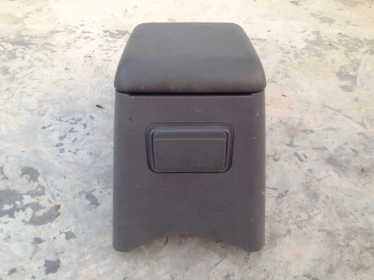 คอนโซลกลาง isuzu mu  1200บาท