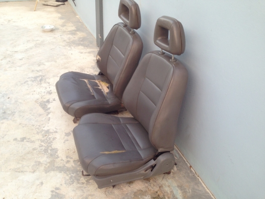เบาะคู่หน้า isuzu tfr แค็ป สภาพพอใช้ ไว้ทำอะไหล่ 1500บาท