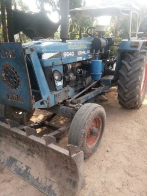 ขายรถไถ ฟร์อด 68เอกสารเล่มทะเบียน ใบมีดหน้า ผานหลัง สภาพพร้อมทำงาน