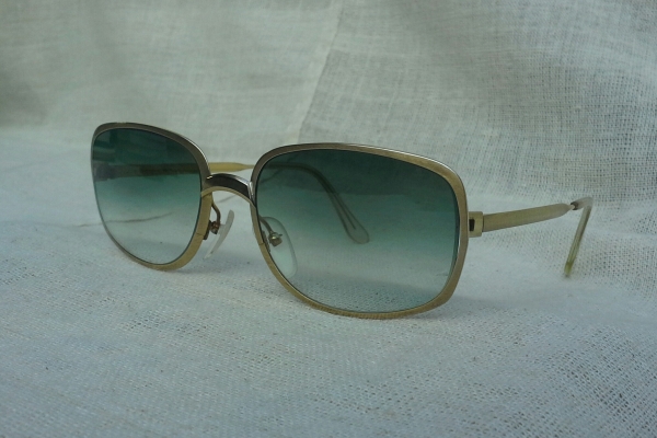 แว่นตาฝรั่งเศสระดับตำนานแห่งยุค &#039;60s กรอบทอง KGP ที่งดงามล้ำค่าที่สุด Vintage ESSEL handmade in