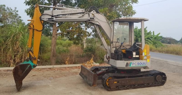 ขายด่วนรถแบคโฮKOMATSUโคมัสซูรุ่นยอดนิยมสวยๆPC50-6URเทียบเท่าPC50เครื่องโคมัสซู3D95เครื่องดีปั่มแรงรถนอกเพิ่งนำเข้ามาใหม่ยังไม่เคยใช้งานในเมืองไทยเลย