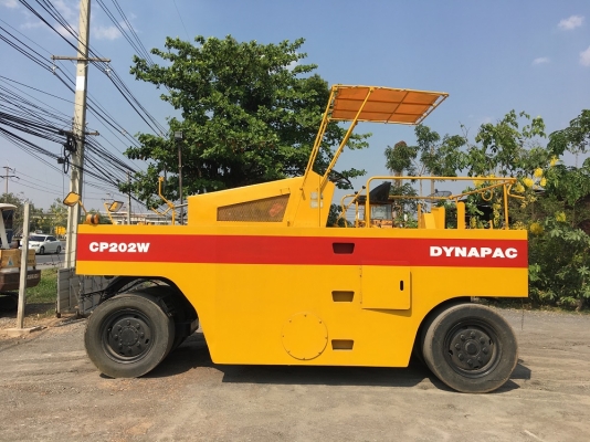 รถบดเจ็ดล้อยาง DYNAPAC R20 เครื่องยนต์ ISUZU 6BD1 พวงมาลัยเพาเวอร์ FROM JAPAN สภาพพร้อมใช้งาน สนใจติดต่อ 063-9316985 ID LINE : 0639316985 ครับ