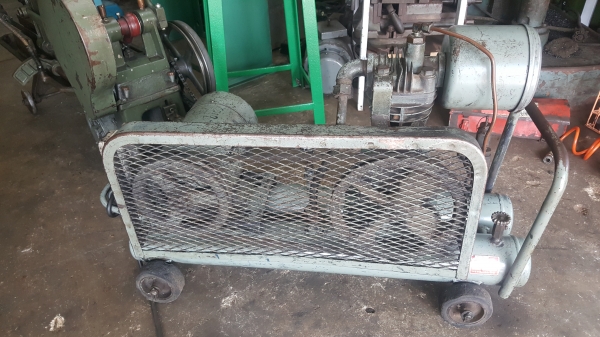 ปั้มลมถังแค้ปซูลhitachiมอเตอร์220v