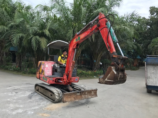 ขายแบคโฮIHI IS35(pc35)(ลายหัวแย๊ก) คอนโทลดี ปั้มแรง แน่นๆ สวยเดิมจากญี่ปุ่น100\% ทำงานสมบูรณ์ทุกระบบ รับรองไม่ผิดหวัง 199,000 เท่านั้น!!