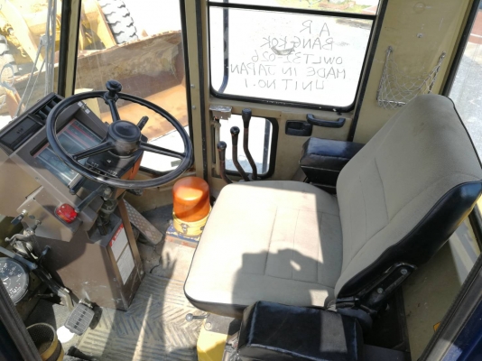 KOMATSU WA200-1 นำเข้าจากญี่ปุ่น โทร.090-986-2521 อ๊อบ