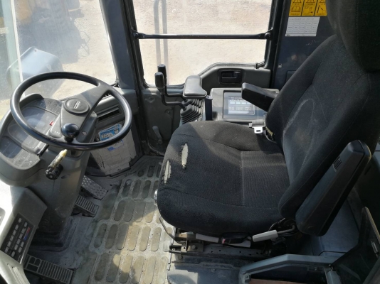 KOMATSU WA300-3 นำเข้าจากญี่ปุ่น โทร.090-986-2521 อ๊อบ