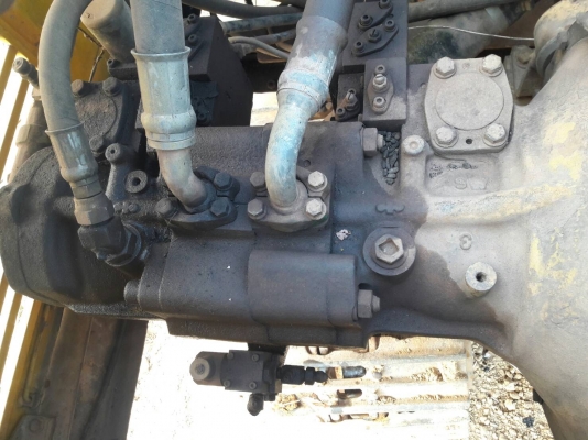 ขาย แบคโฮ KOMATSU PC200-3 คอนโทรลสั้น รถใช้งานได้ปกติ เอกสารเล่มทะเบียน