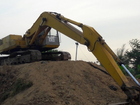 ขาย แบคโฮ KOMATSU PC200-3 คอนโทรลสั้น รถใช้งานได้ปกติ เอกสารเล่มทะเบียน