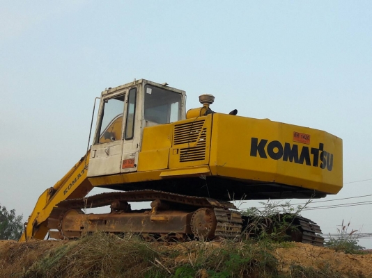 ขาย แบคโฮ KOMATSU PC200-3 คอนโทรลสั้น รถใช้งานได้ปกติ เอกสารเล่มทะเบียน