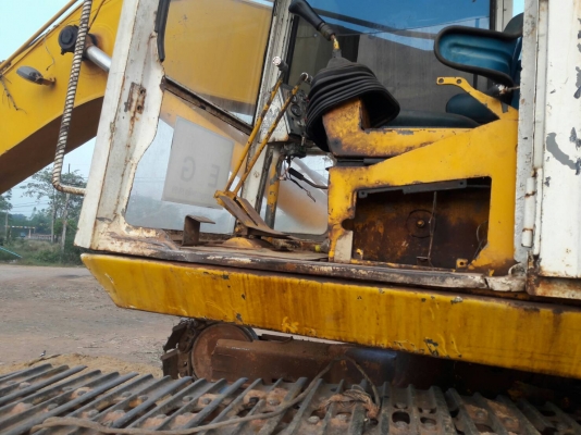 ขาย แบคโฮ KOMATSU PC200-3 คอนโทรลสั้น รถใช้งานได้ปกติ เอกสารเล่มทะเบียน