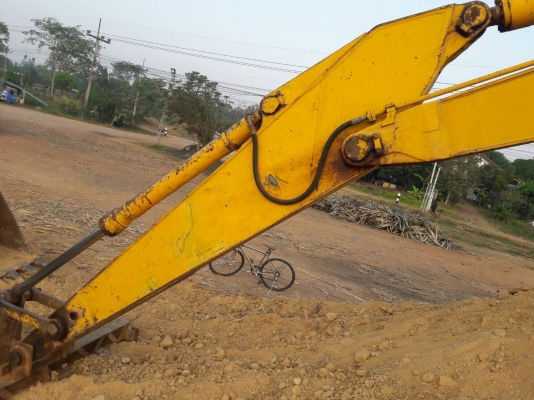 ขาย แบคโฮ KOMATSU PC200-3 คอนโทรลสั้น รถใช้งานได้ปกติ เอกสารเล่มทะเบียน