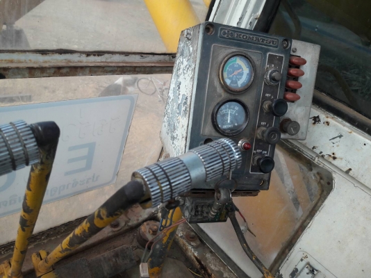 ขาย แบคโฮ KOMATSU PC200-3 คอนโทรลสั้น รถใช้งานได้ปกติ เอกสารเล่มทะเบียน