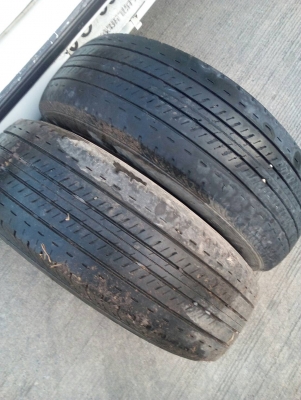 215/70R15 BRIDGESTONE DURAVIS R611 มี 2  เส้น   โทร.081-427-3941  ไอดีไลน์ 0814273941