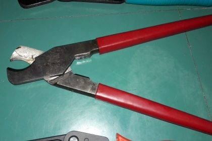 ขายคีมตัดสายไฟMADE IN ENGLAND.ด้ามสีแดง ใหม่เก่าเก็บขนาดใหญ่หนาหนักคม