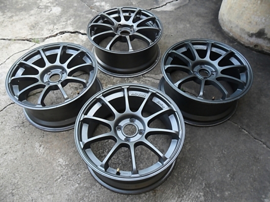 แม็กADVANขอบ17 ใส่รถเก๋ง4รู100 วงละ1225