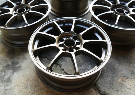 แม็กขอบ17 สีทองรมดำ 4รู100  (4วง 3,500)