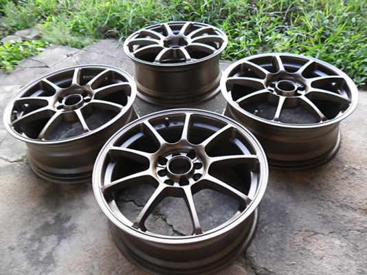 แม็กขอบ17 สีทองรมดำ 4รู100 (4วง 3,500) แม็กขอบ17 สีทองรมดำ 4รู100 (4วง 3,500)