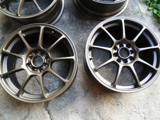 แม็กขอบ17 สีทองรมดำ 4รู100 (4วง 3,500) แม็กขอบ17 สีทองรมดำ 4รู100 (4วง 3,500)