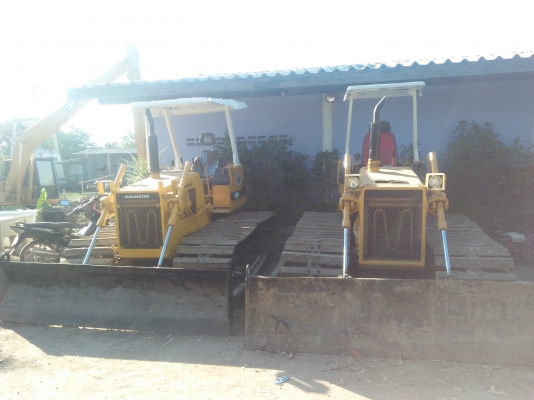 ขายแทร็กเตอร์D2-6 PL มี2คัน สไลด์3ทิศทาง สภาพสวยพร้อมใช้งาน เครื่องดีช่วงล่างดี ใบแทร็กเต็ม ราคาต่อรองคุยกันได้ มี2คัน โทร0616613023