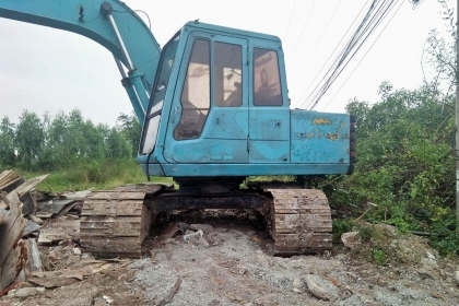 ขายKOBECO SK045 สภาพใช้งานได้เลย ทำสีให้ใหม่ เปลี่ยนโซ่เปลี่ยนเฟืองใหม่ มีแอร์เย็นเจี๊ยบ เครื่องดี เอวดีไม่หลวม ทำงานคร่องได้ดีดั่งใจ โทร0616613023